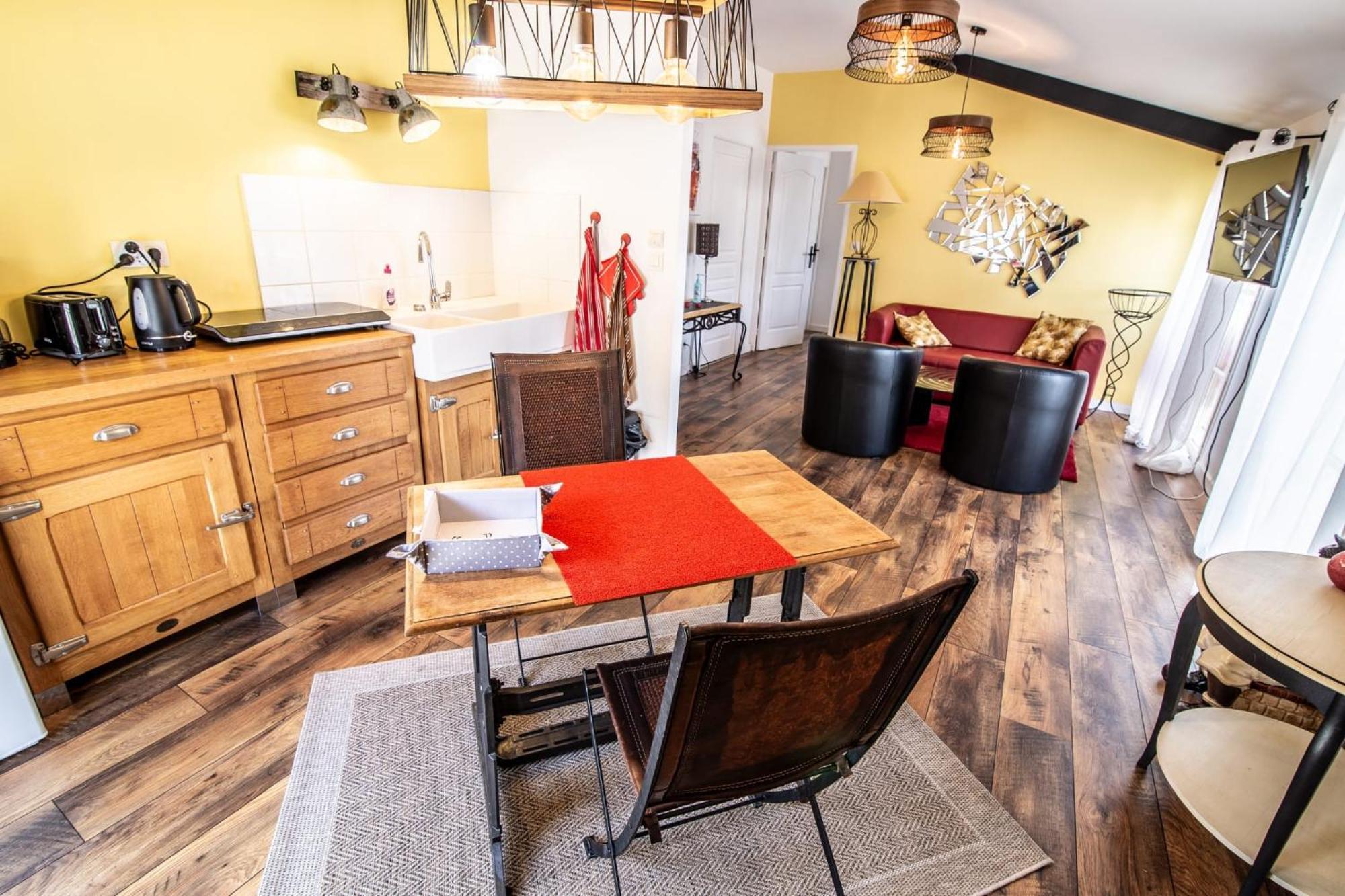 Le Dupe Aparthotel Brissac-Quince Exteriör bild